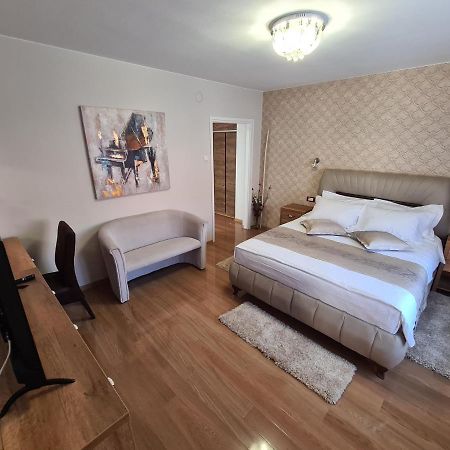 Apartmani Rajin Vrsac Dış mekan fotoğraf